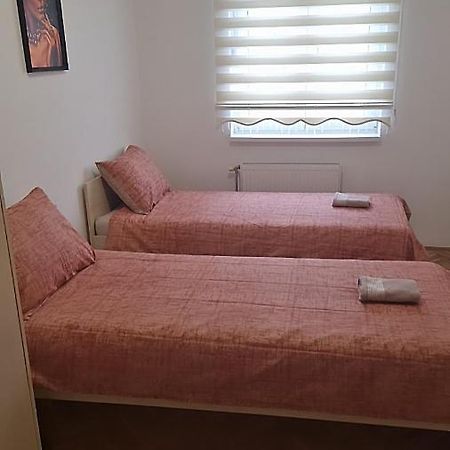 Vodenica Appartement Novi Sad Buitenkant foto