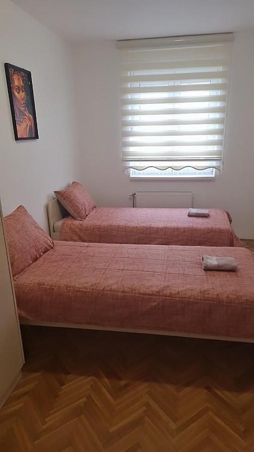 Vodenica Appartement Novi Sad Buitenkant foto